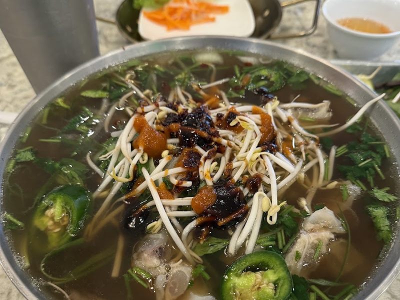 Triple S Pho & Grill - Cypress interior